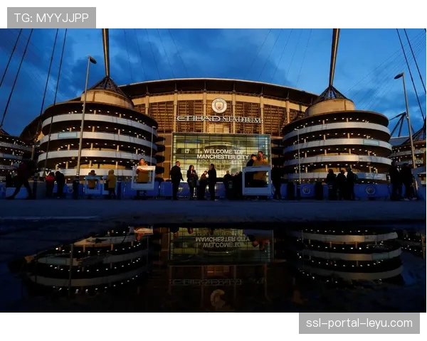 欧冠半决赛场地伊蒂哈德球场完成草皮更换,以确保球速和运行轨迹稳定 欧冠半决赛场地伊蒂哈德球场完成草皮更换,以确保球速和运行轨迹稳定